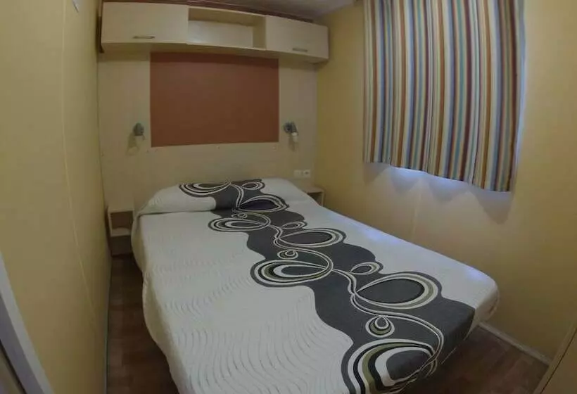 Hotelli Cabañas Y Bungalows La Falaguera