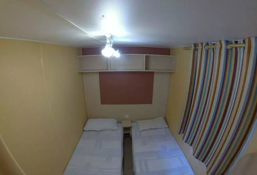 Hotelli Cabañas Y Bungalows La Falaguera