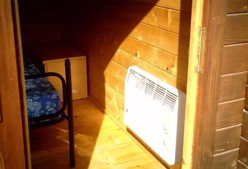 Hotelli Cabañas Y Bungalows La Falaguera