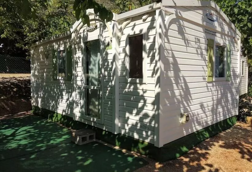 Hotelli Cabañas Y Bungalows La Falaguera