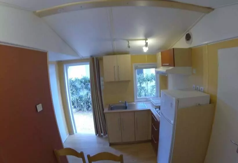 Hotelli Cabañas Y Bungalows La Falaguera