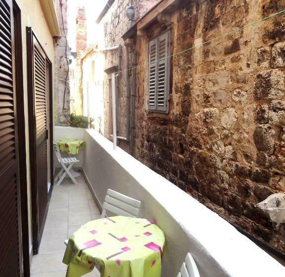 Old Center Apartments