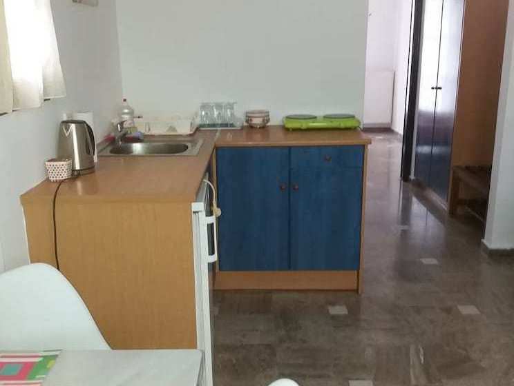 بنسيون Cafe Greco Studios & Apartments