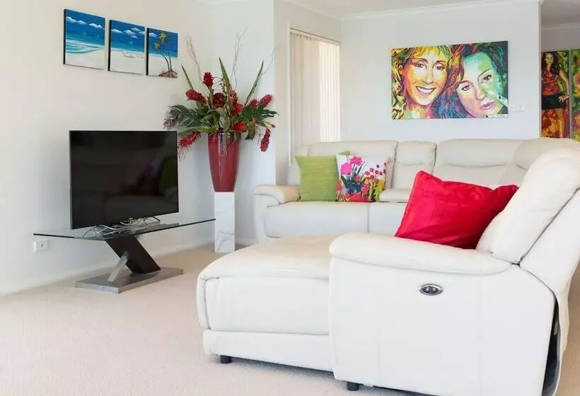 Vues At Salamander Bay