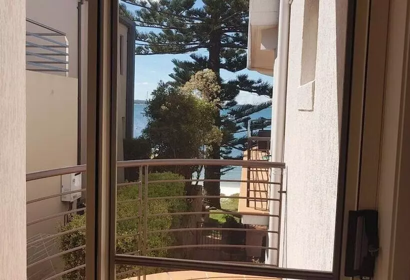 Vues At Salamander Bay