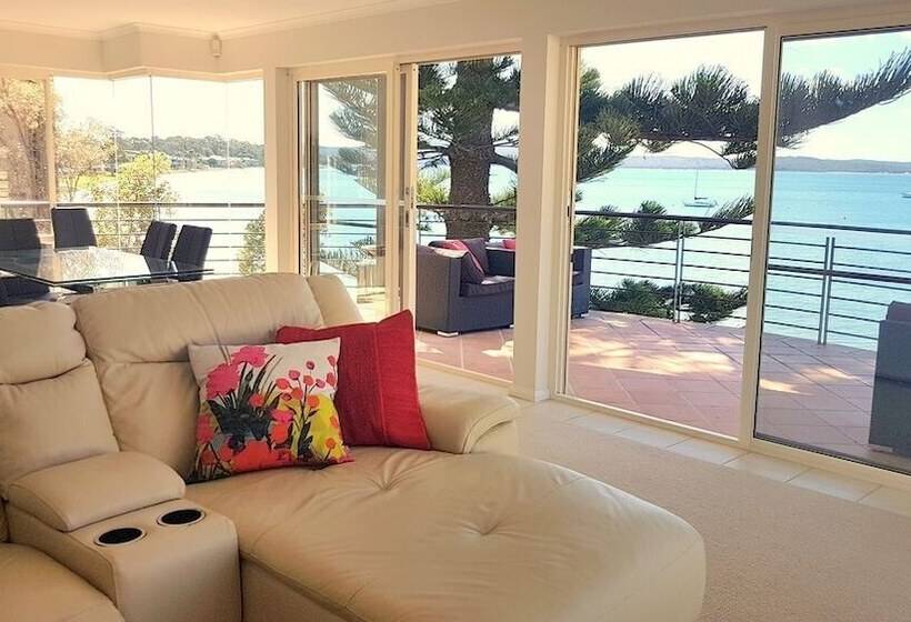 Vues At Salamander Bay