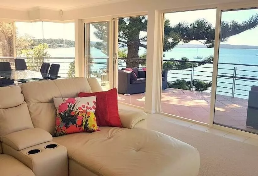 Vues At Salamander Bay