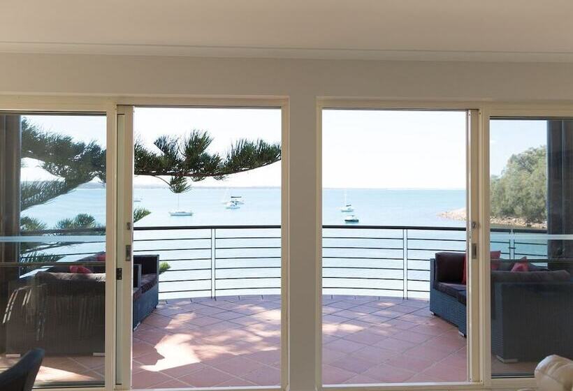 Vues At Salamander Bay