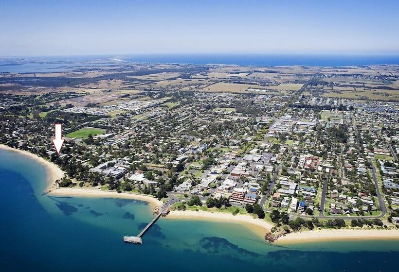 9 Charmandene Court, Cowes