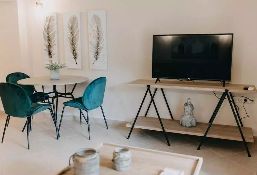 Best House, Central Luxury Apartment, Agiou Nikolaou, Patra