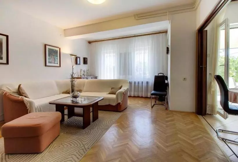 Apartmani Helena