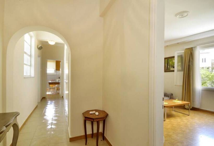 Historic Plaka Apartments