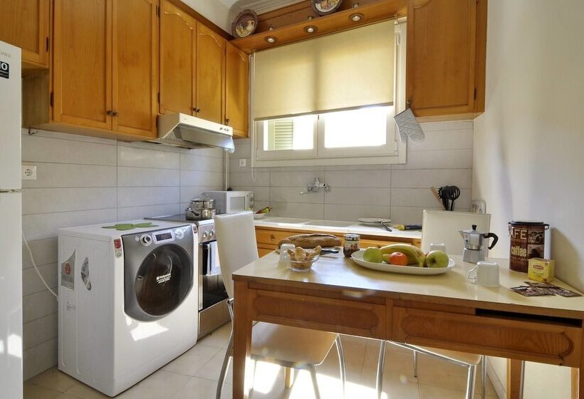 Historic Plaka Apartments