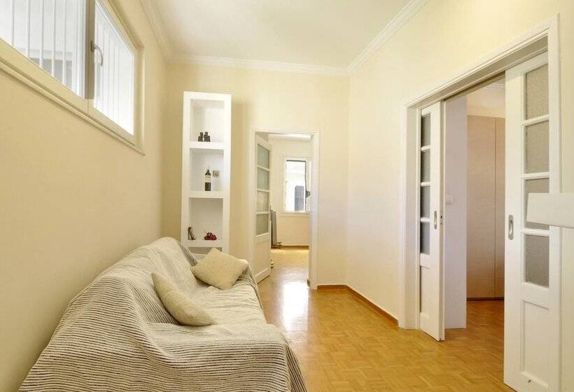 Historic Plaka Apartments