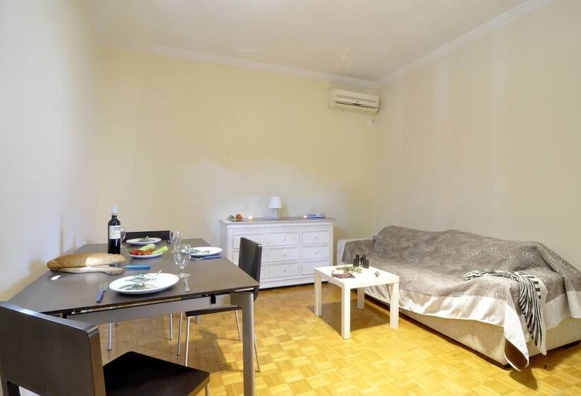 Historic Plaka Apartments