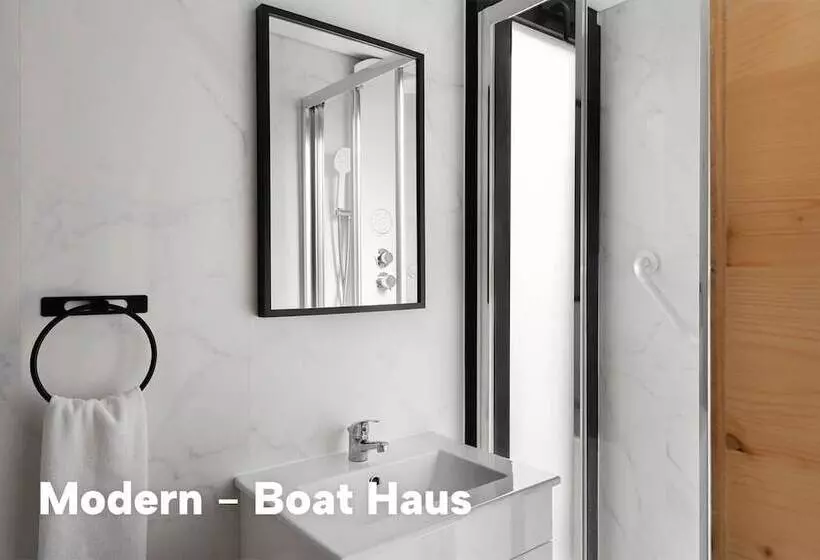 Hotelli Boat Haus Mediterranean Experience Alcaidesa  La Linea