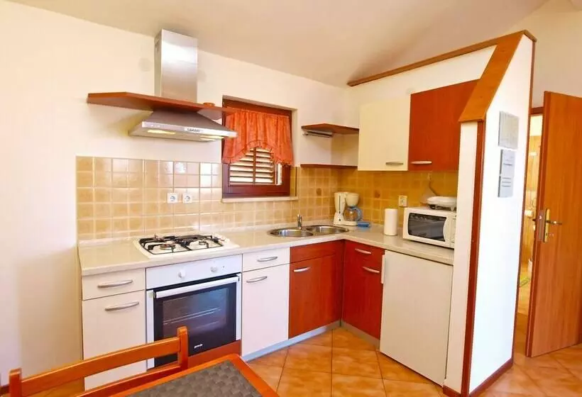 Apartment 990