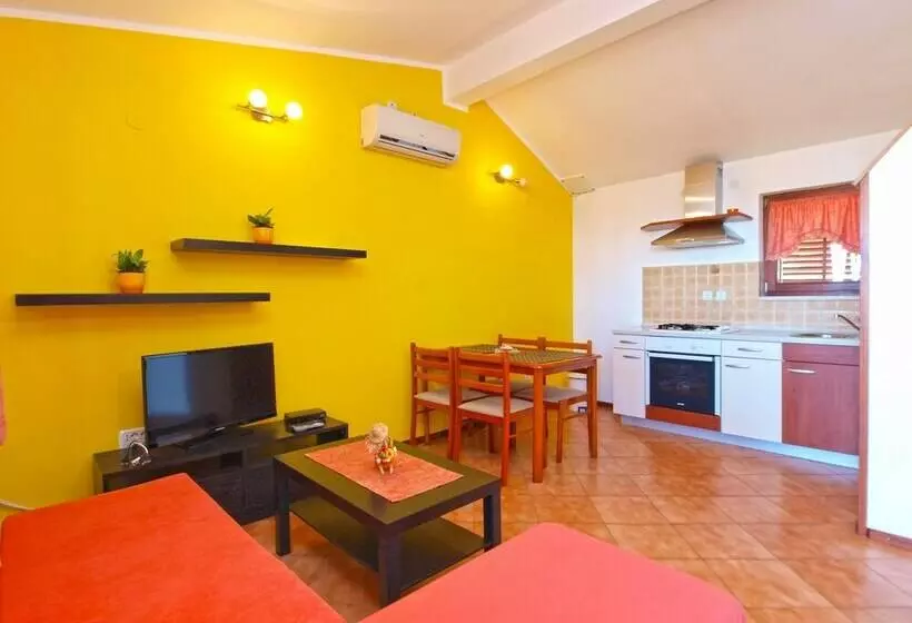 Apartment 990