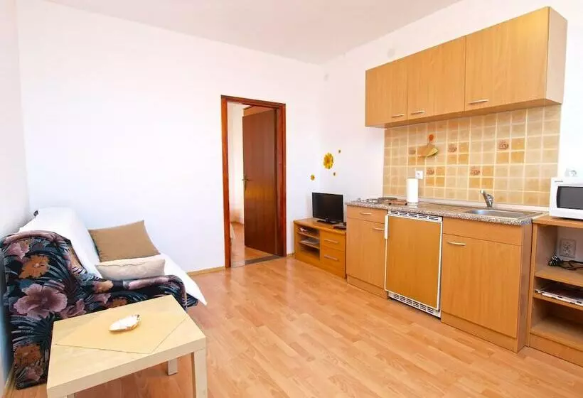 Apartment 990