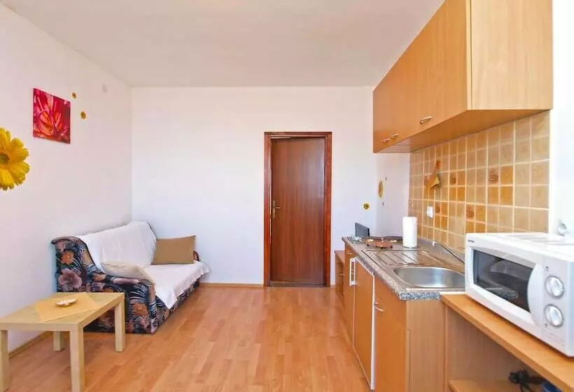 Apartment 990