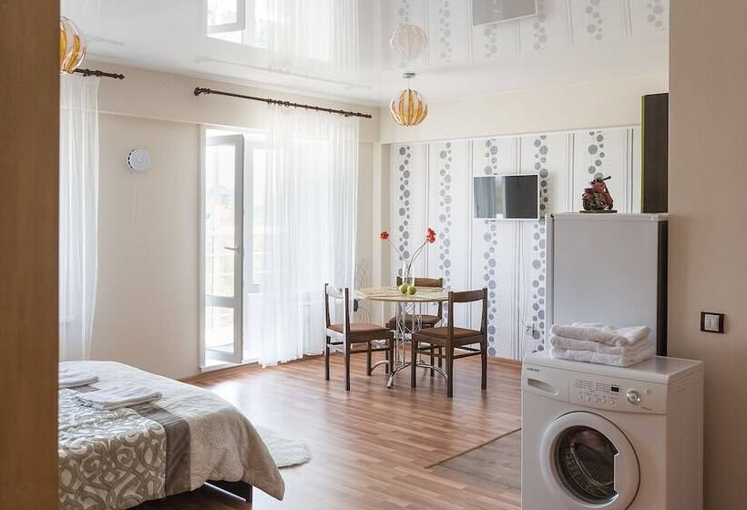 Apartment Comfort On Yadrintseva 18