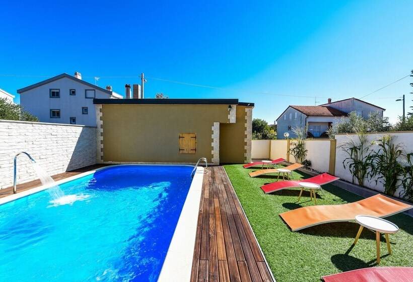 Holiday Apartments Yes Peace