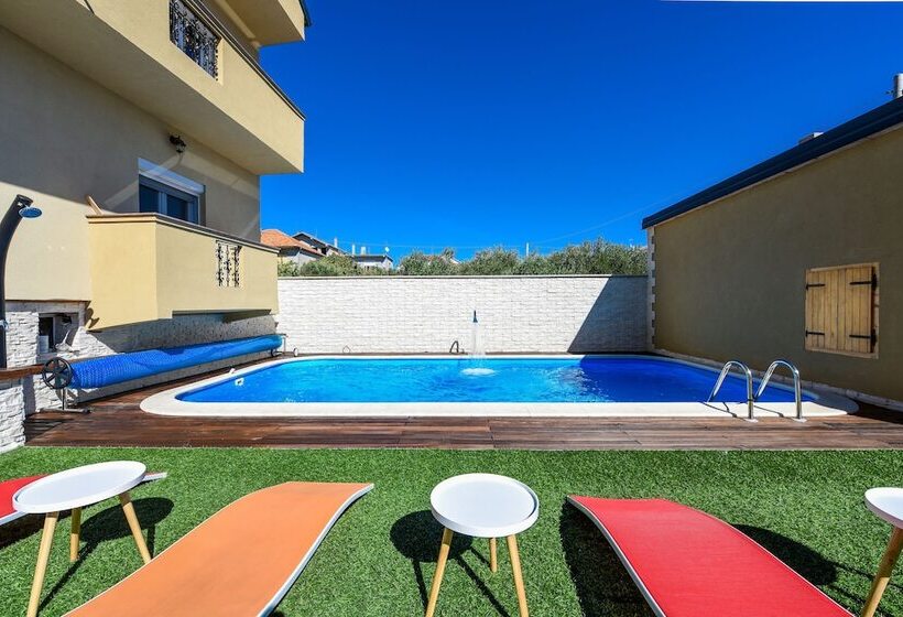 Holiday Apartments Yes Peace