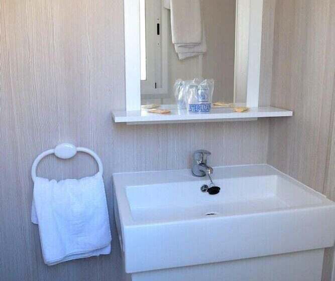 فندق Camping Naturista El Portús