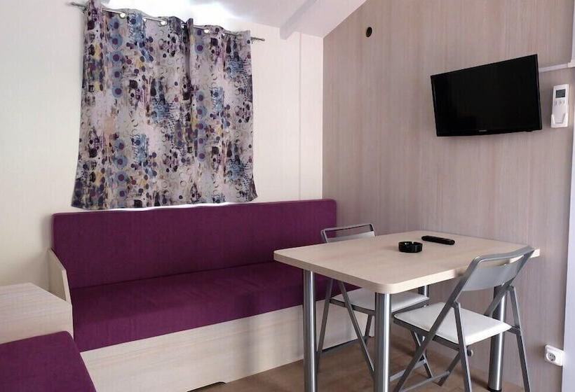 فندق Camping Naturista El Portús