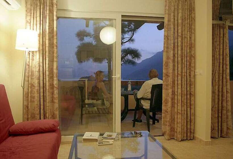 فندق Camping Naturista El Portús