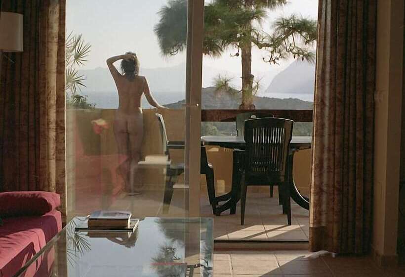 فندق Camping Naturista El Portús