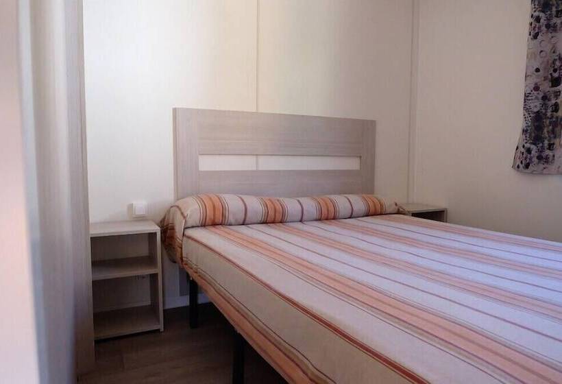 فندق Camping Naturista El Portús