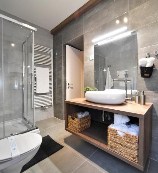 פנסיון Premium Central Apartment & Room