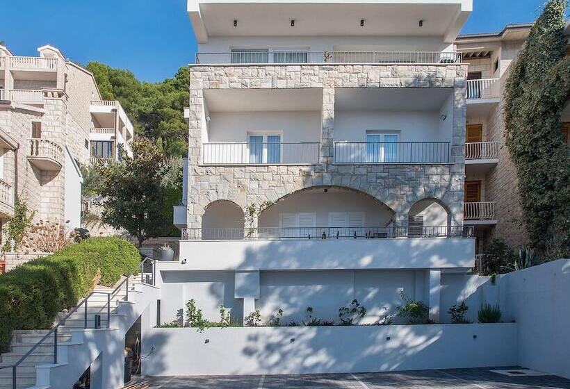 Villa Dalmatia Apartments