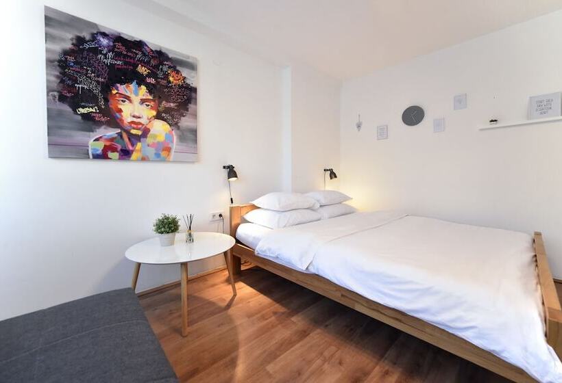 Vla Vla Apartments With Parking