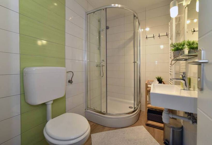 Vla Vla Apartments With Parking