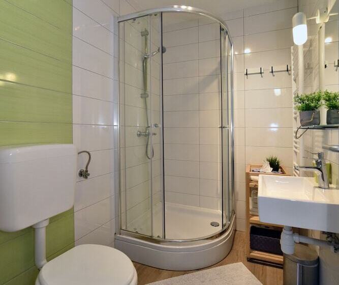 Vla Vla Apartments With Parking