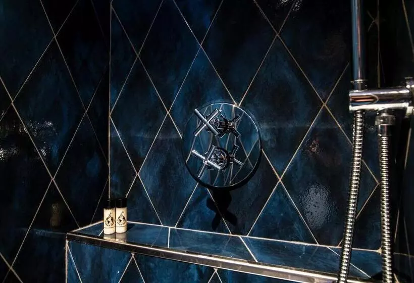 Caesar Suites   The House Of Travelers