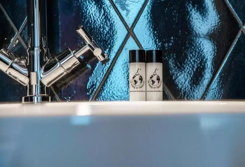 Caesar Suites   The House Of Travelers