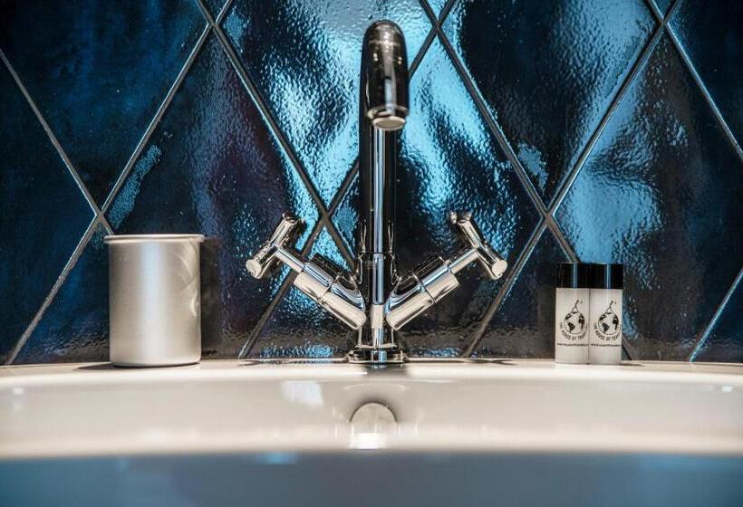 Caesar Suites   The House Of Travelers