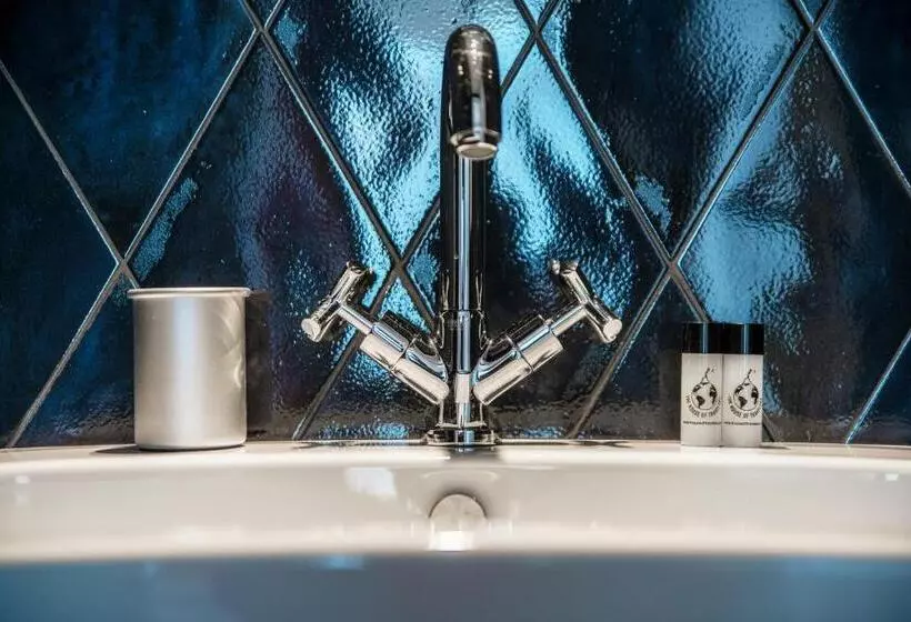 Caesar Suites   The House Of Travelers