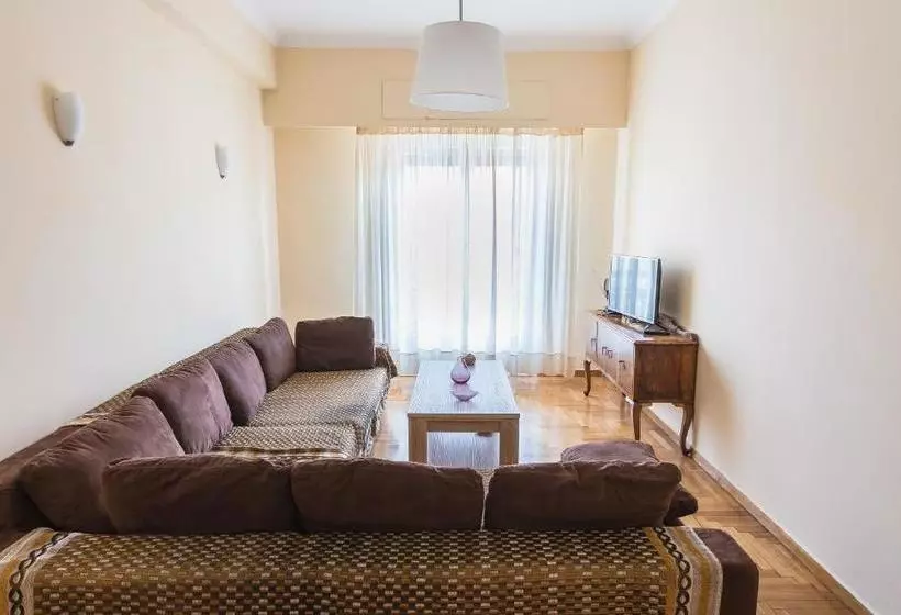 Cozy Central Apartment