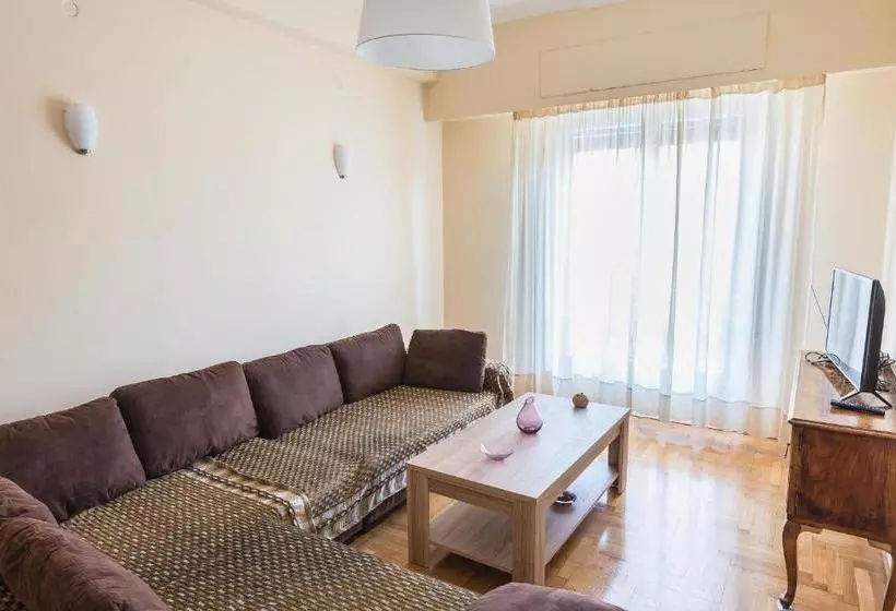 Cozy Central Apartment