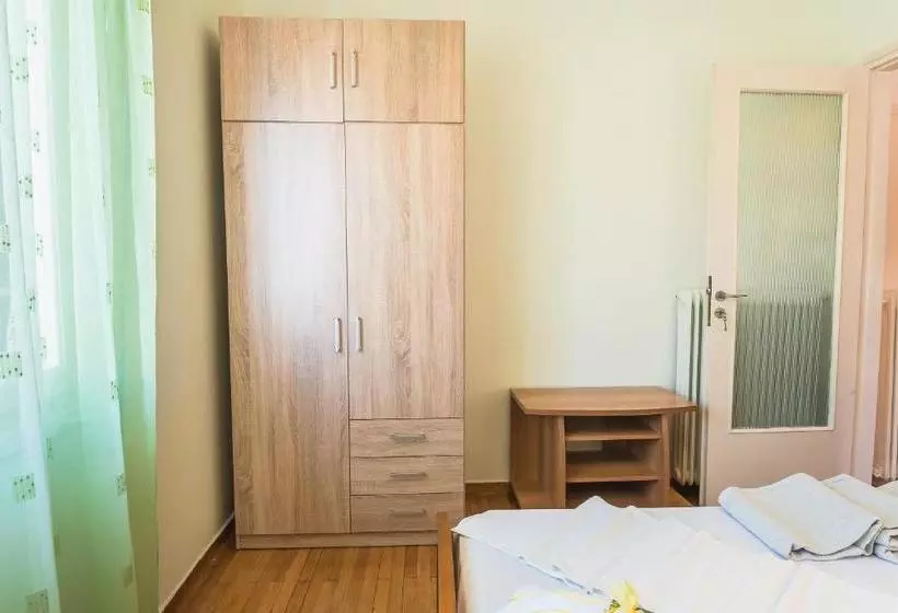 Cozy Central Apartment