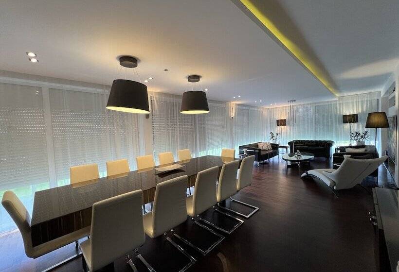 The Lake Villa Mountains & Sea View