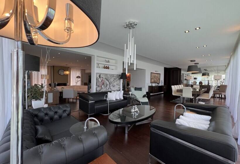 The Lake Villa Mountains & Sea View