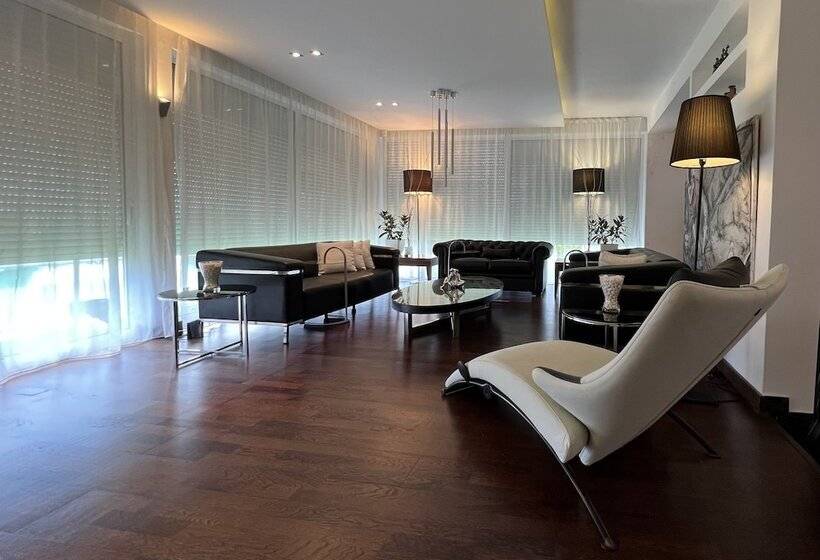 The Lake Villa Mountains & Sea View