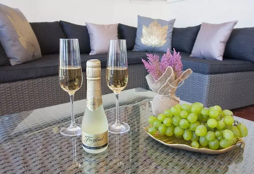 Villa Muenz Luxurious Residence