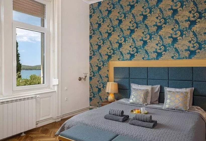 Villa Muenz Luxurious Residence