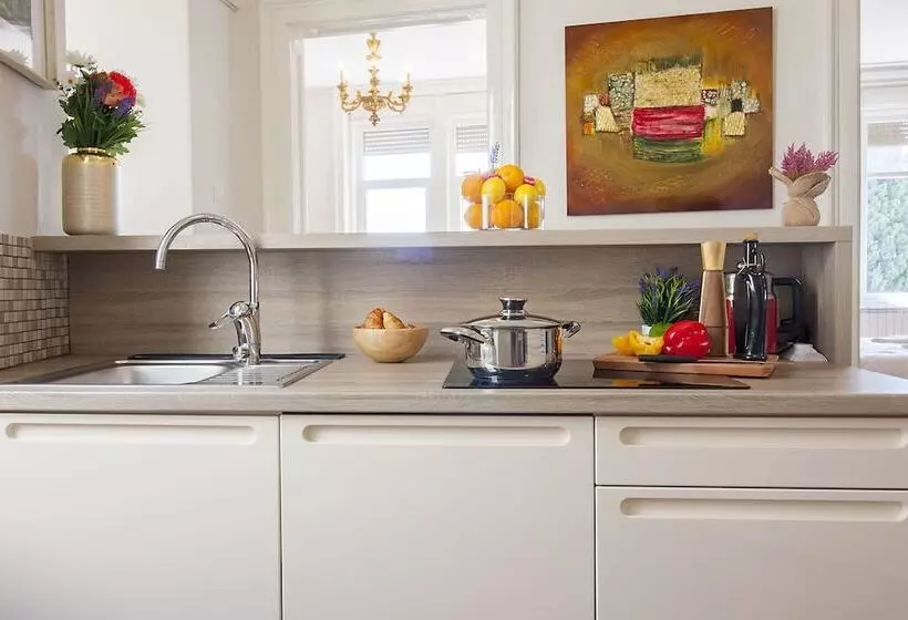 Villa Muenz Luxurious Residence